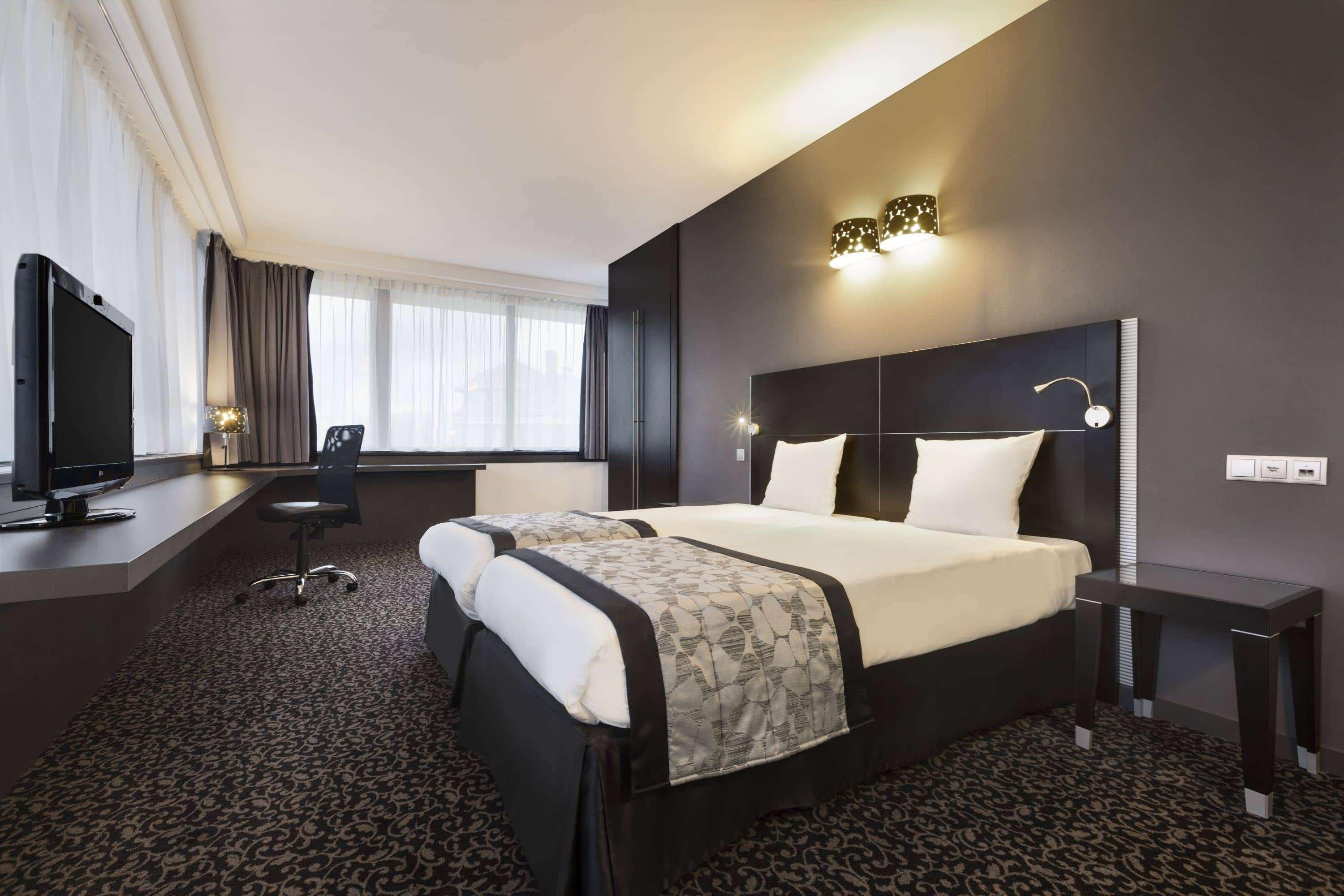 Hotel Ramada Brussels Woluwe Экстерьер фото